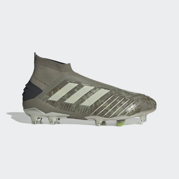 Predator 19 cleats Clearance